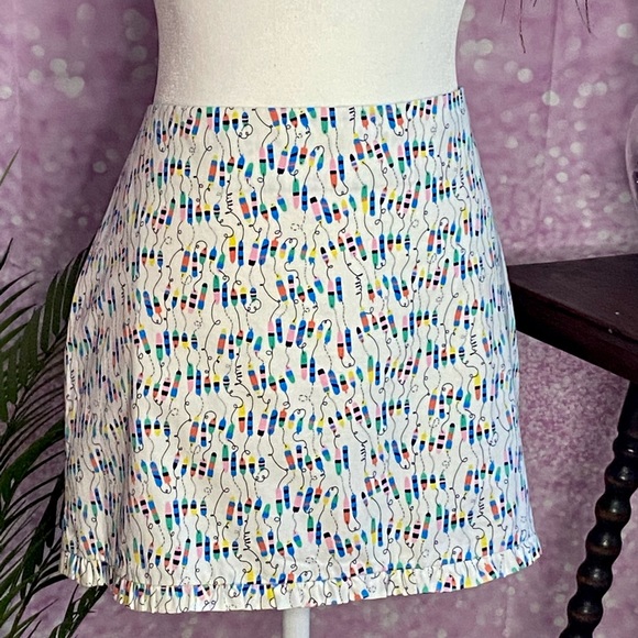 Lily Pulitzer skirt, cute fishing bob print, hem ruffle - Picture 5 of 12